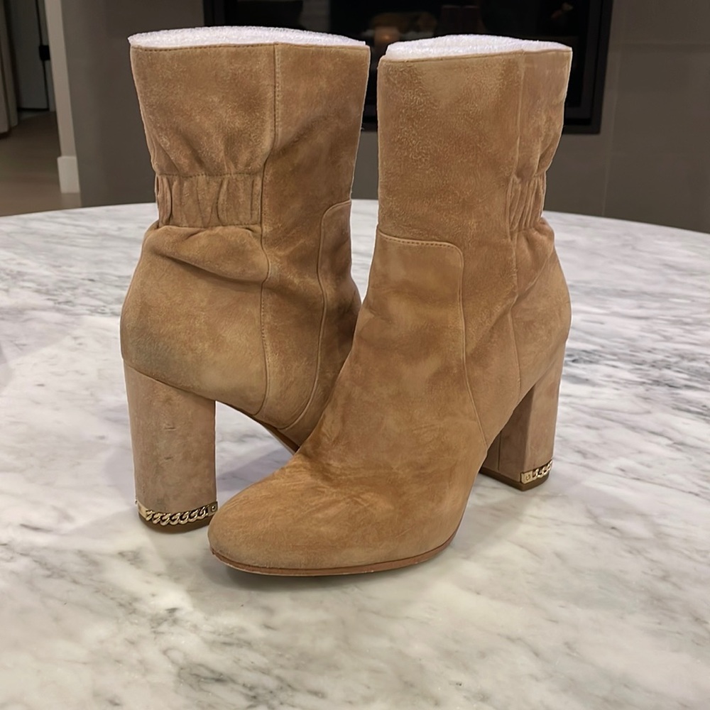 CLEARANCE - Michael Kors - “Dolores” suede bootie - khaki color